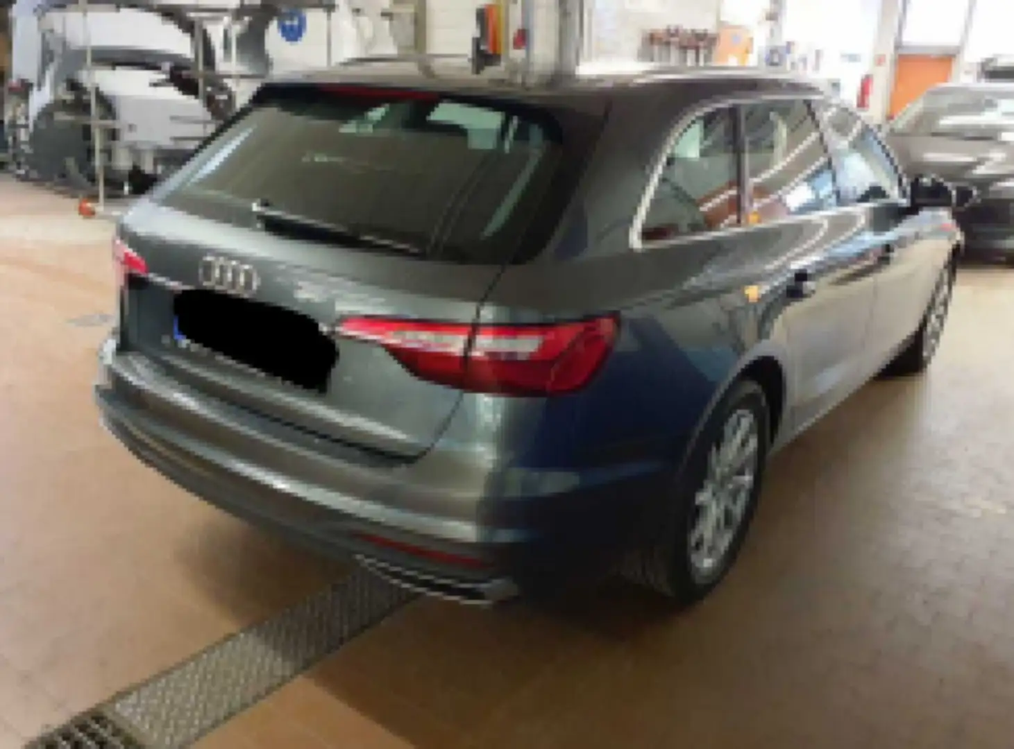 Audi A4 40 TFSI S tro*Pano*LED*Navi+*Sportsitze Grau - 2