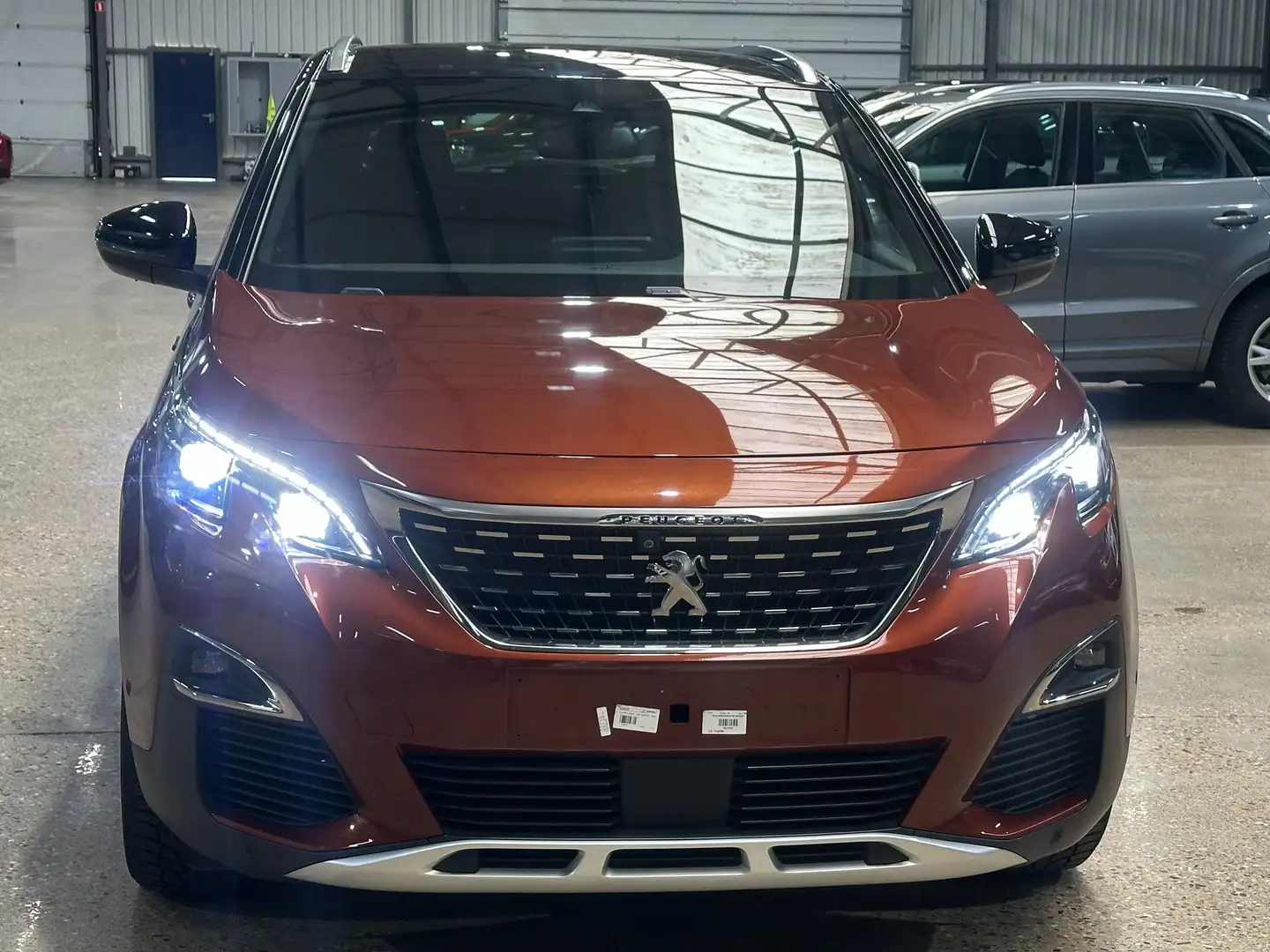 Peugeot 3008 1.2 PureTech GT Line Bruin - 2
