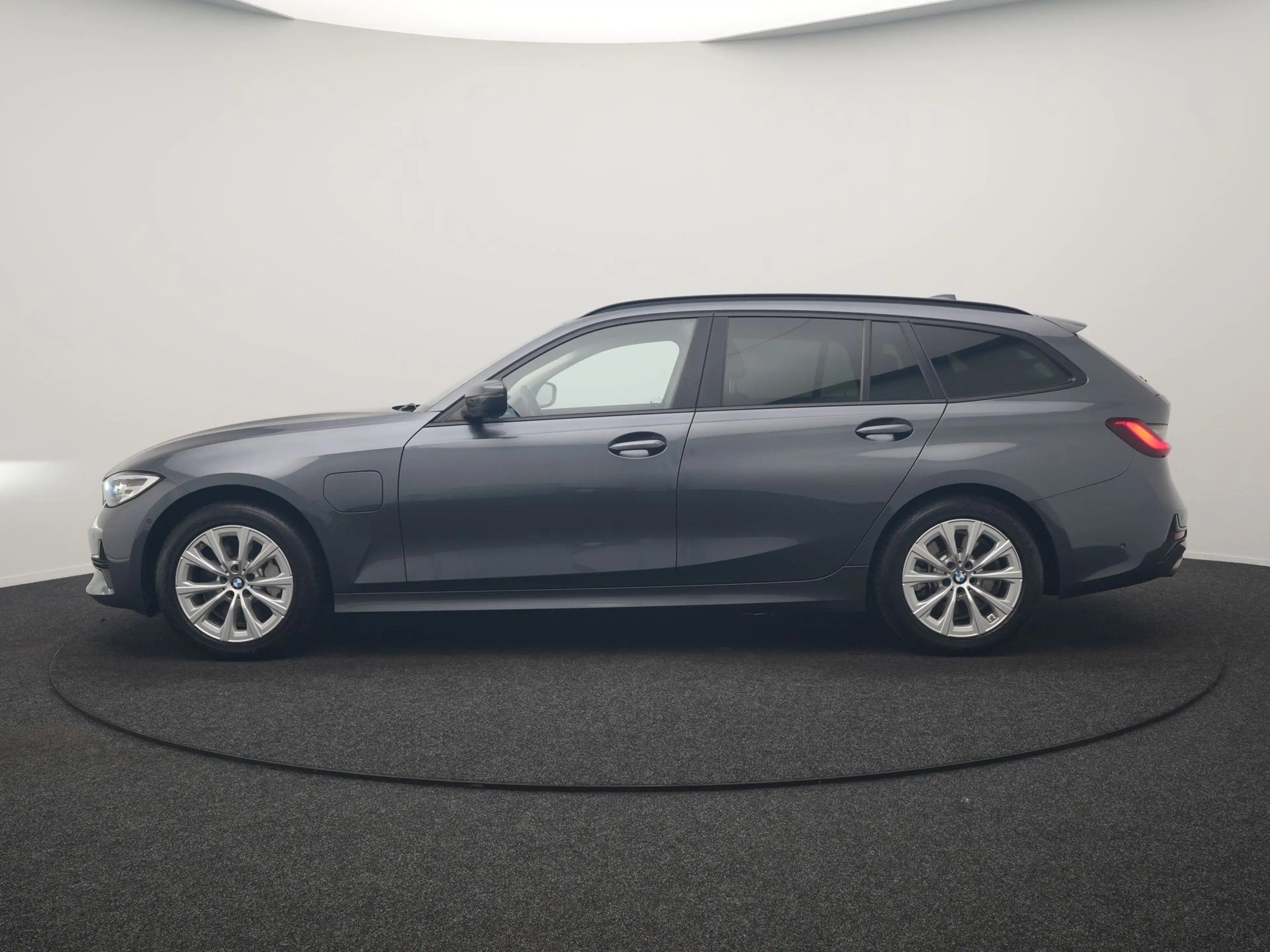 BMW 330 3-serie Touring 330e PHEV 293pk Dealer O.H. | Crui — photo 2