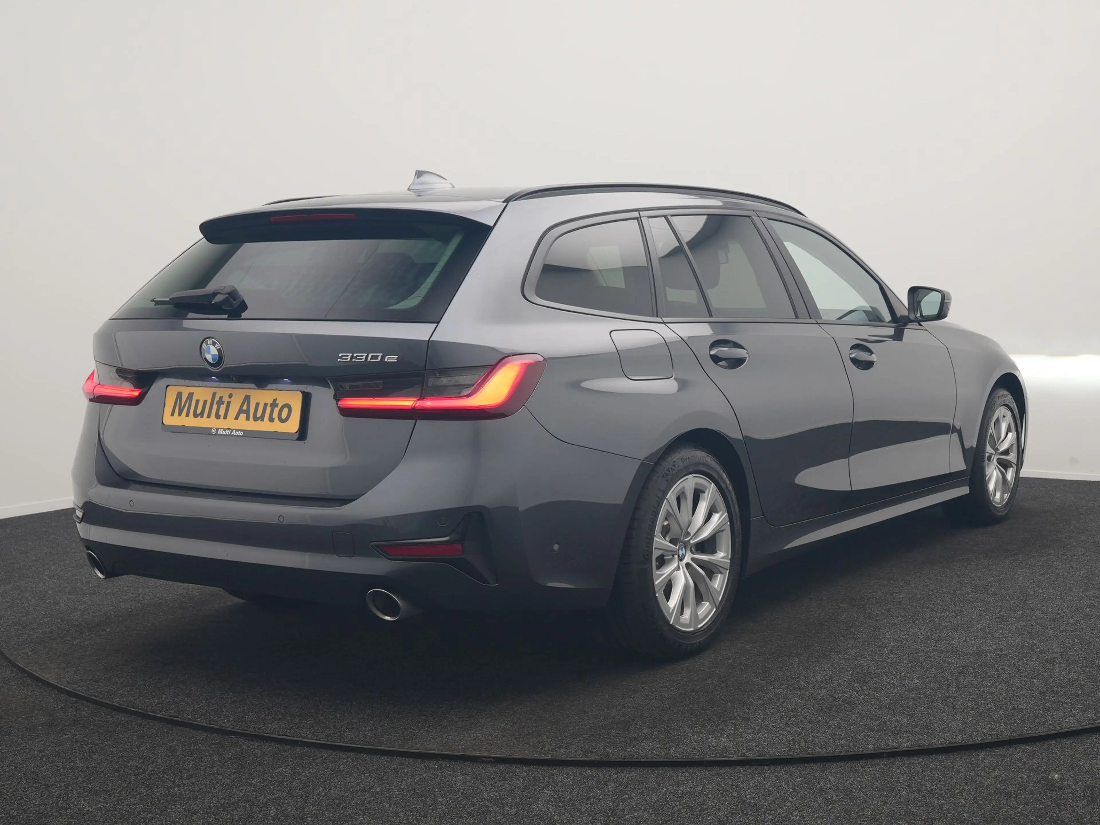 BMW 330 3-serie Touring 330e PHEV 293pk Dealer O.H. | Crui — photo 3