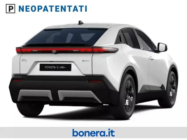 Toyota C-HR view 3