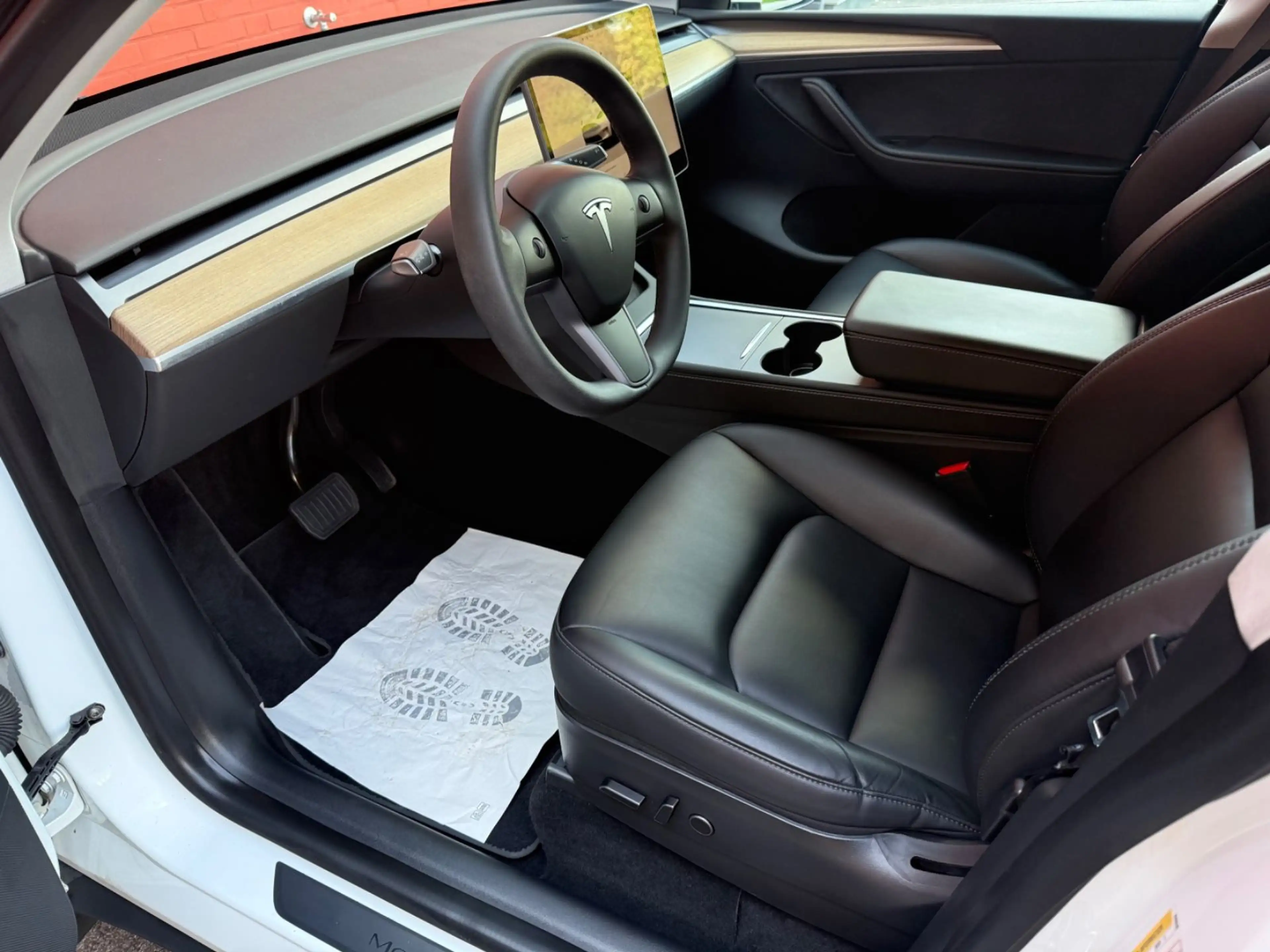 Tesla Model Y Long Range Dual AWD SOH 92% NEU TÜV — photo 11