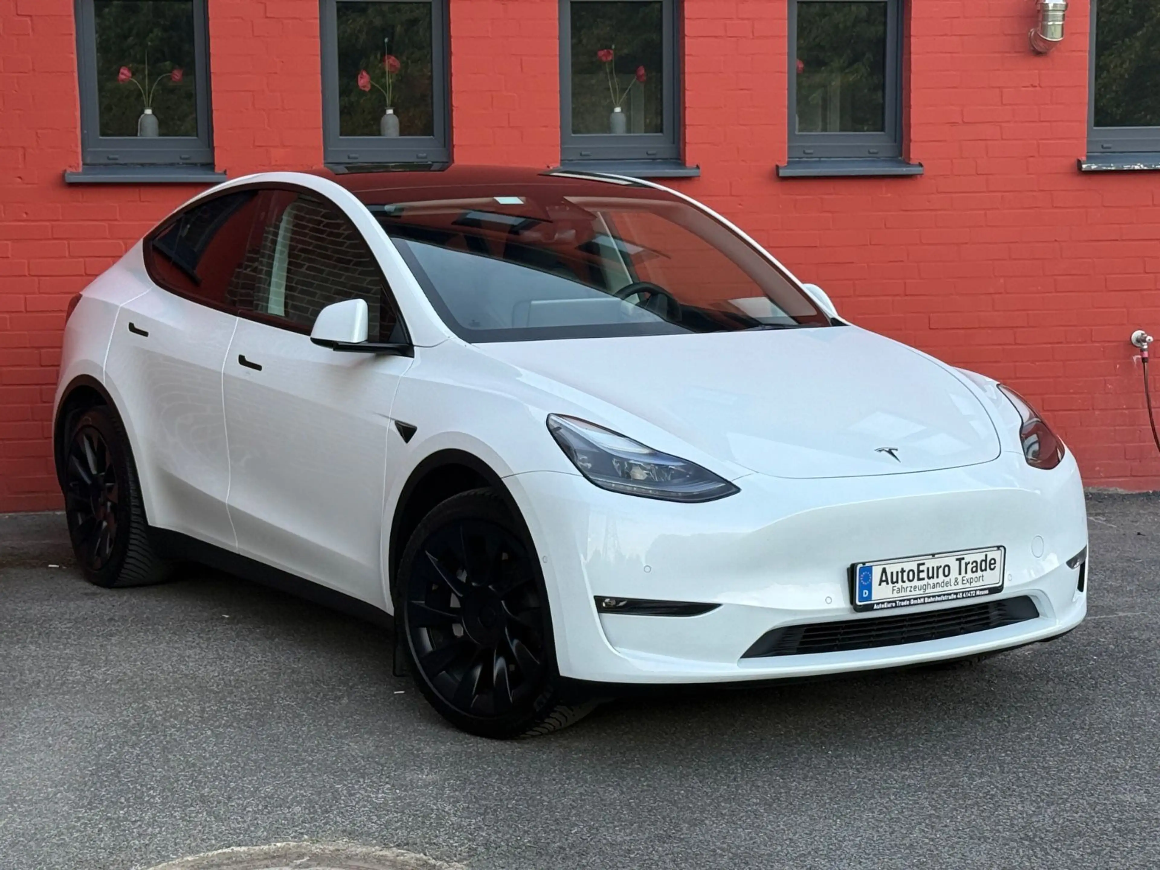 Tesla Model Y Long Range Dual AWD SOH 92% NEU TÜV — photo 2