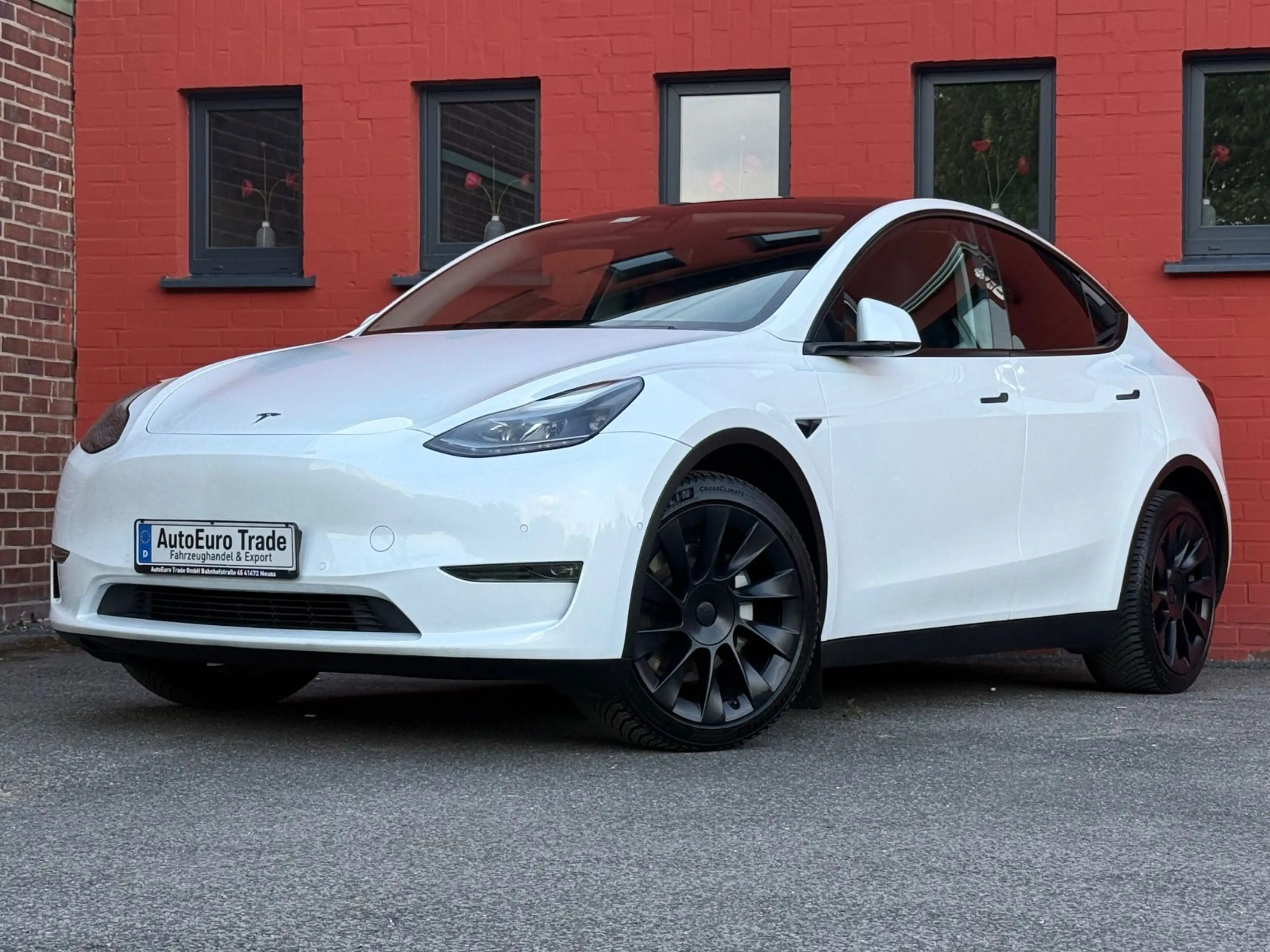 Tesla Model Y Long Range Dual AWD SOH 92% NEU TÜV — photo 3