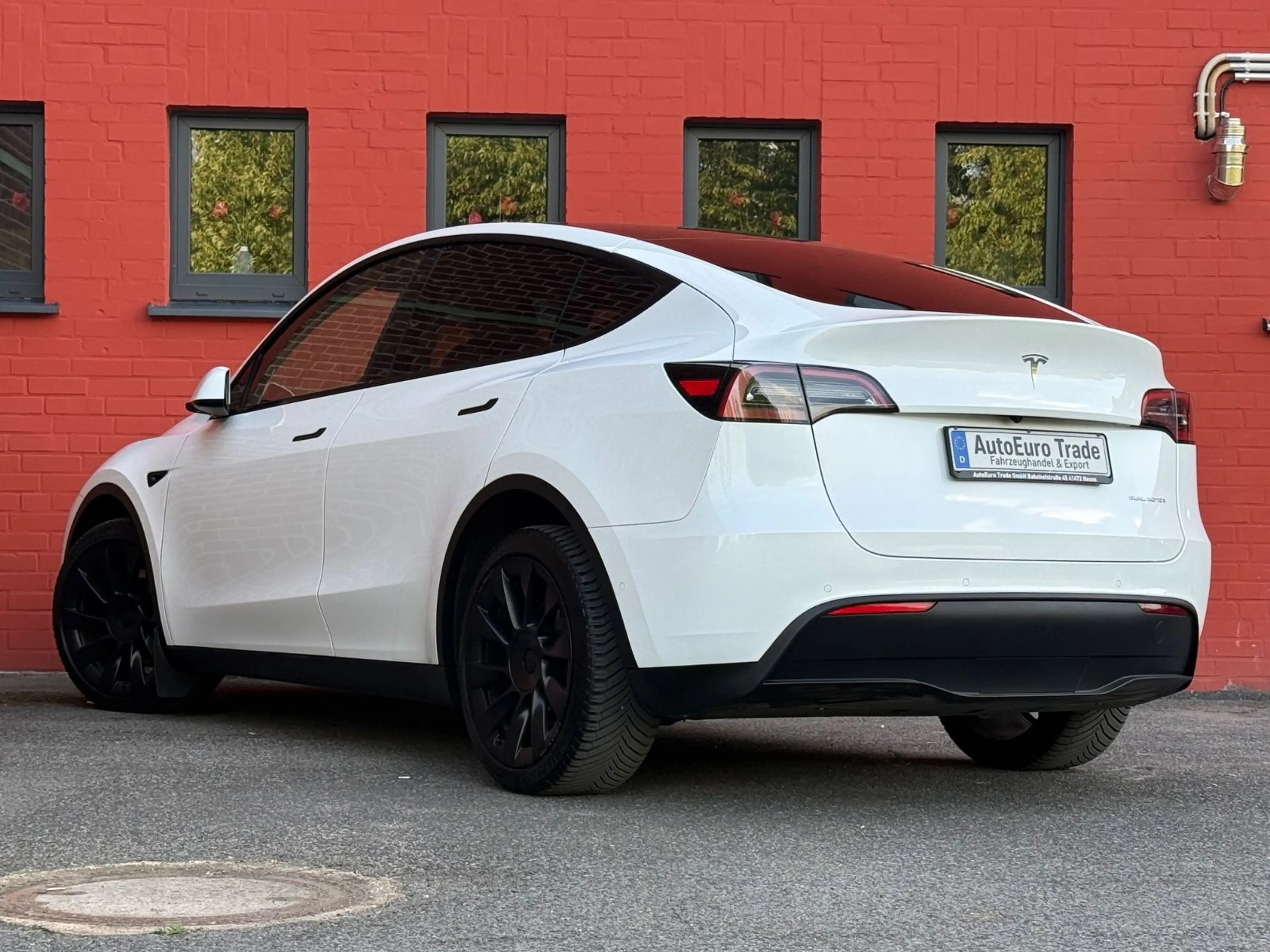 Tesla Model Y Long Range Dual AWD SOH 92% NEU TÜV — photo 9