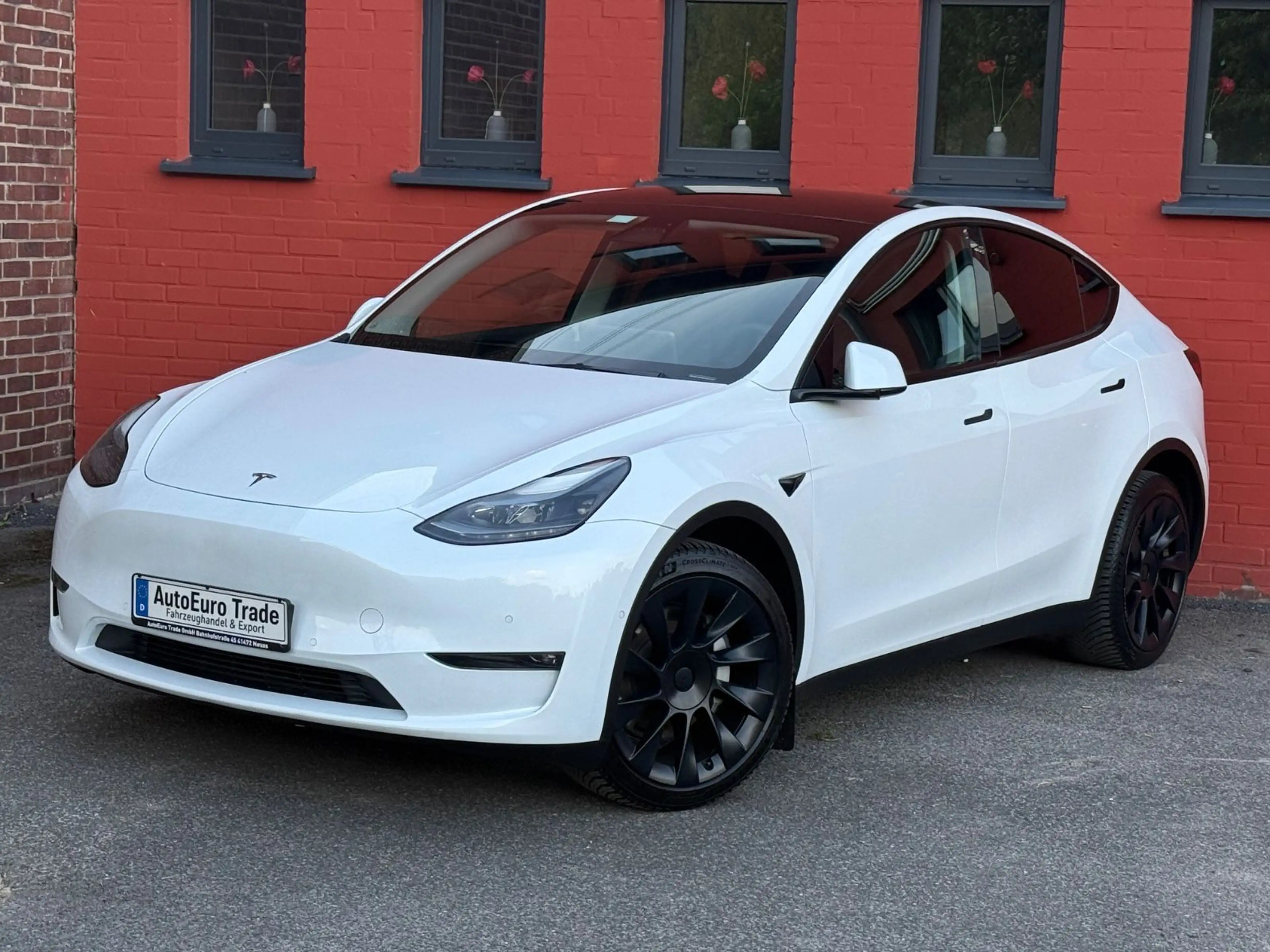 Tesla Model Y Long Range Dual AWD SOH 92% NEU TÜV — photo 4