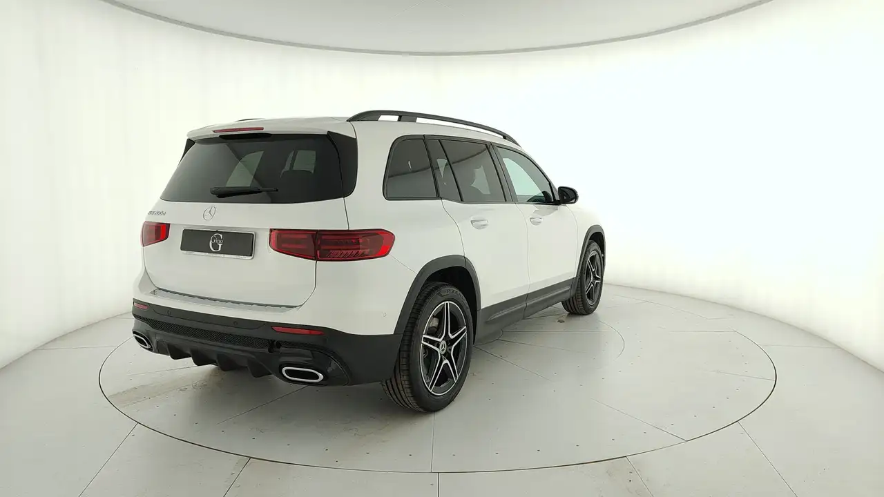 Mercedes-Benz GLB 2026