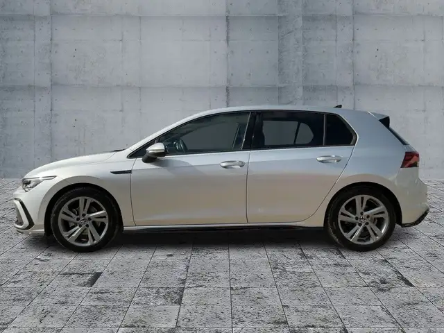 Volkswagen Golf view 4