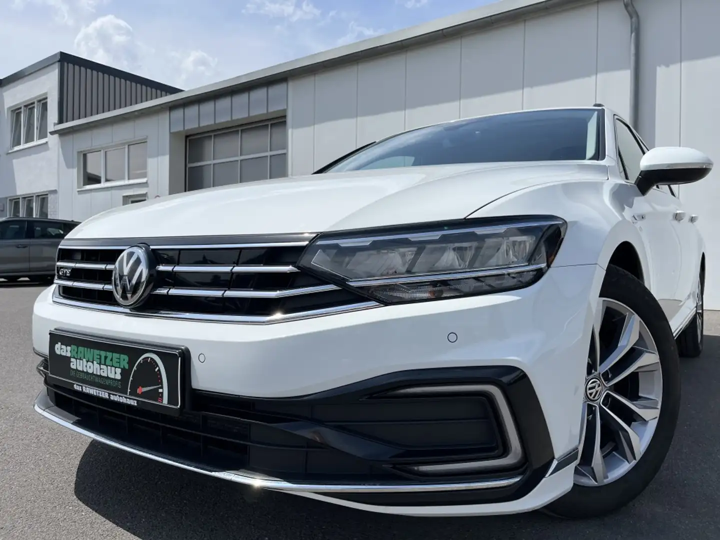 Volkswagen Passat Variant GTE 1.4 TSI AHK 106€ m. 20% Anzahlung Head Up Na Weiß - 1