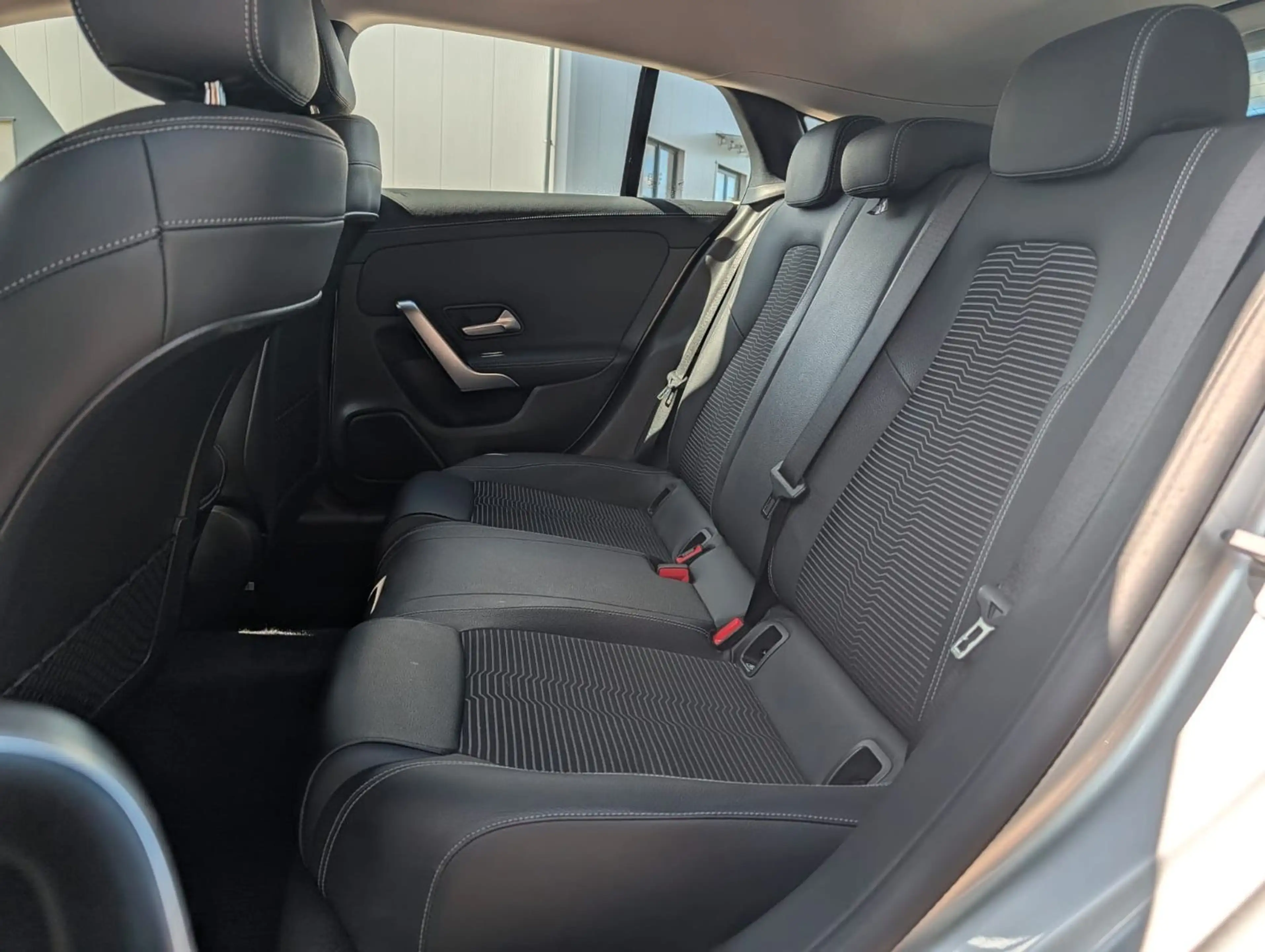 Mercedes-Benz CLA 220 CLA 220 d 4Matic — photo 9