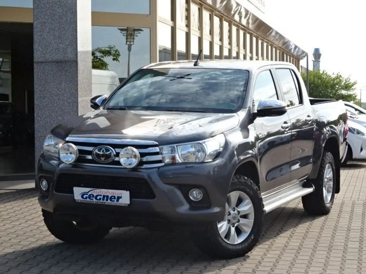 Toyota Hilux Double Cab 150PS Autm. Comfort 4x4 Navi Gris - 2