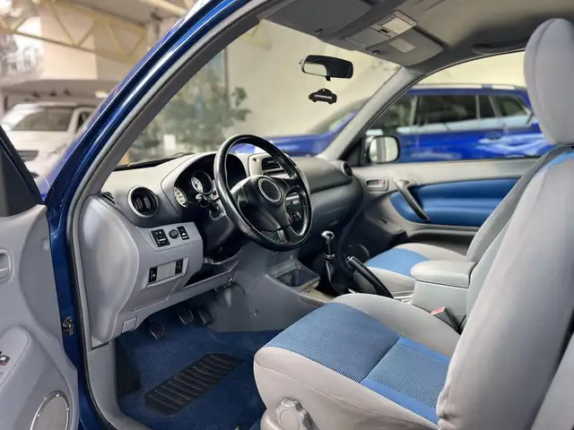 Toyota Rav4 view 12