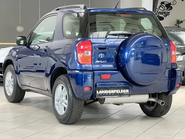 Toyota Rav4 view 6