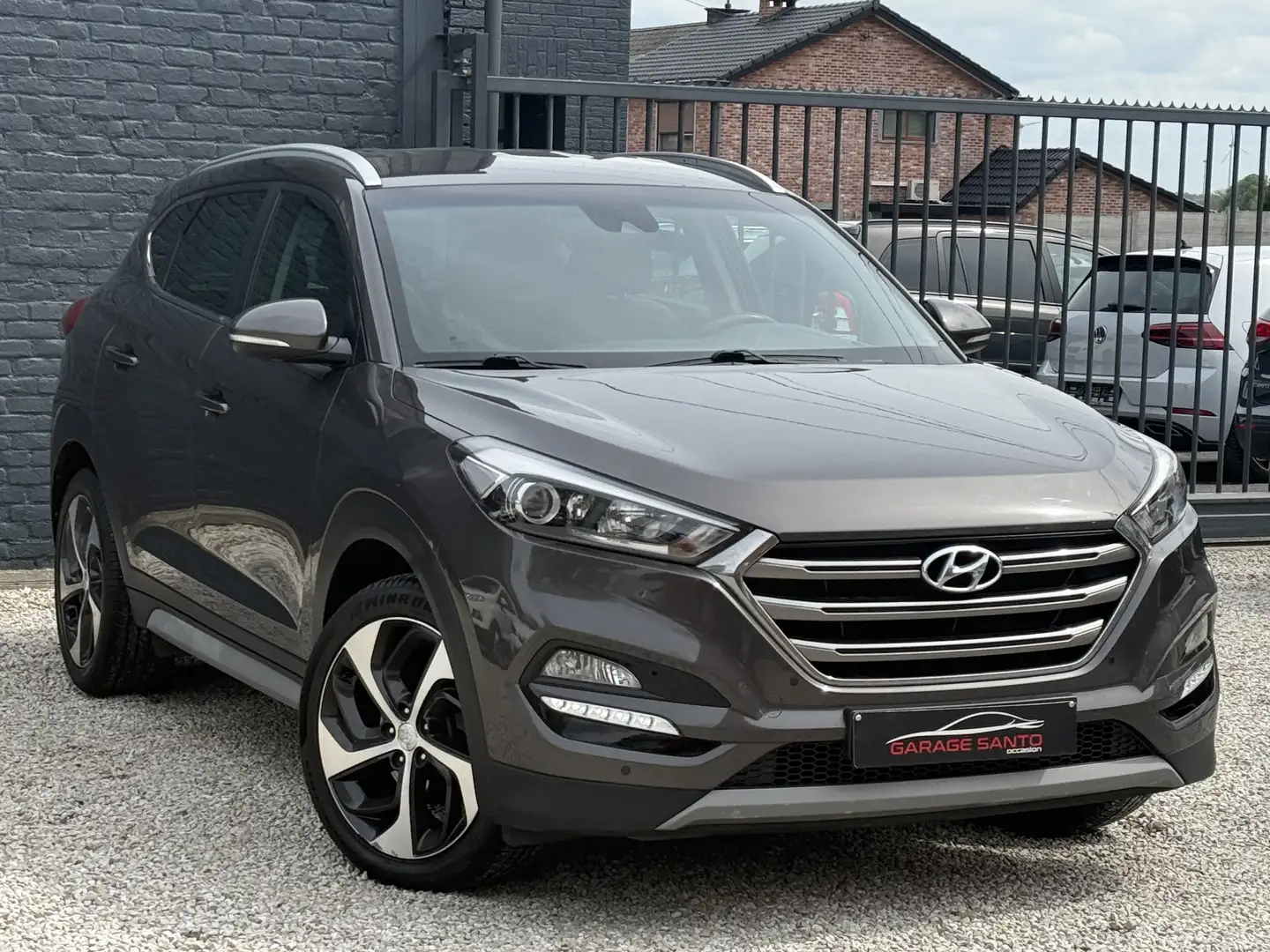 Hyundai TUCSON 2.0 CRDi 4WD Premium 4x4 /Navi/Cuir/Led/Pdc/Cam./ Grey - 2