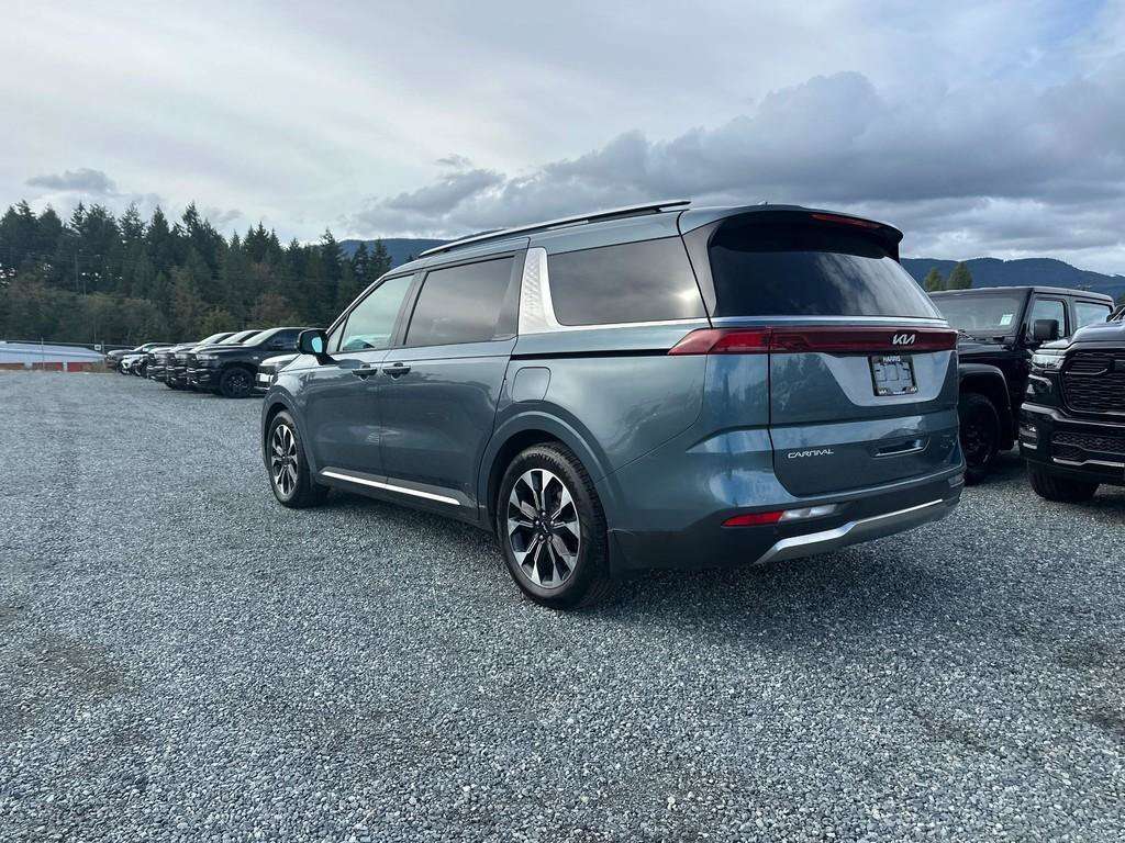 used 2023 Kia Carnival car, priced at $41,998