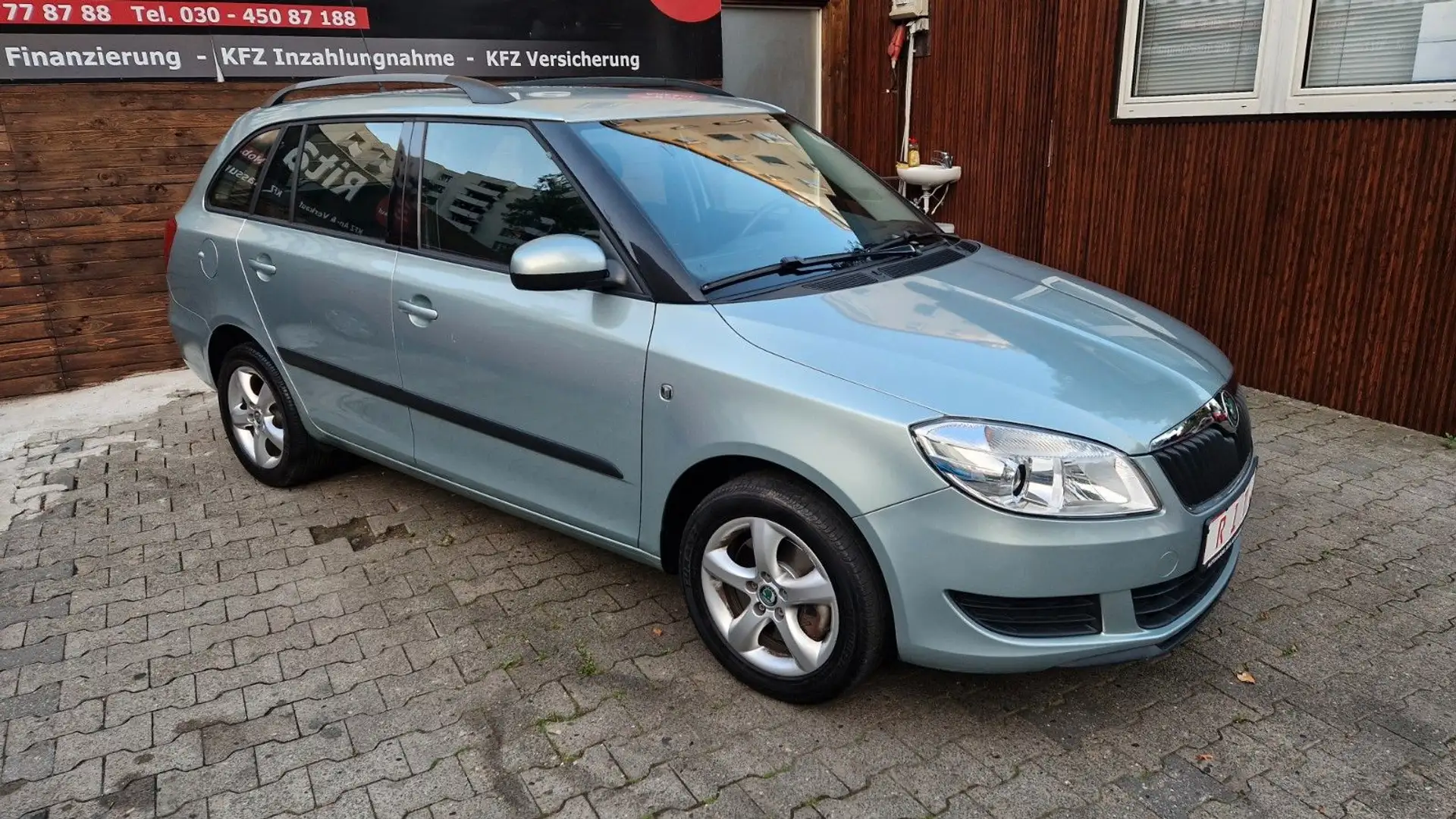 Skoda Fabia 1.2l TSI DSG 77kW Kombi, PDC, Tempomat - 2