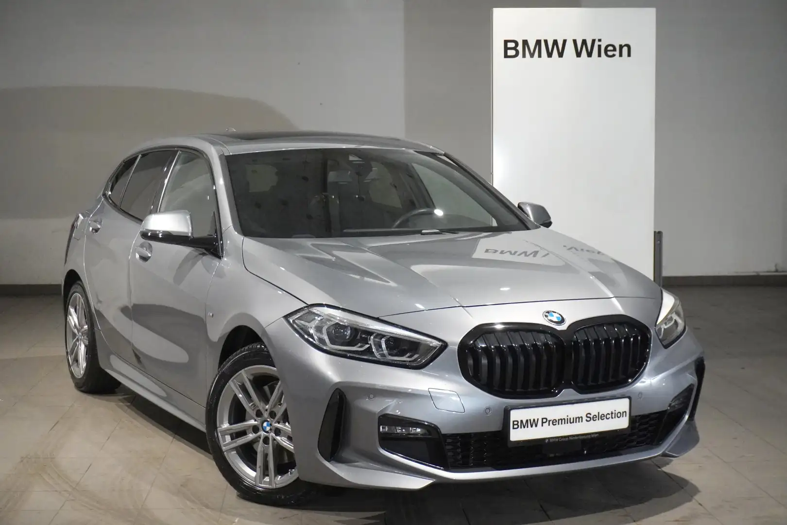 BMW 118 i Grau - 1