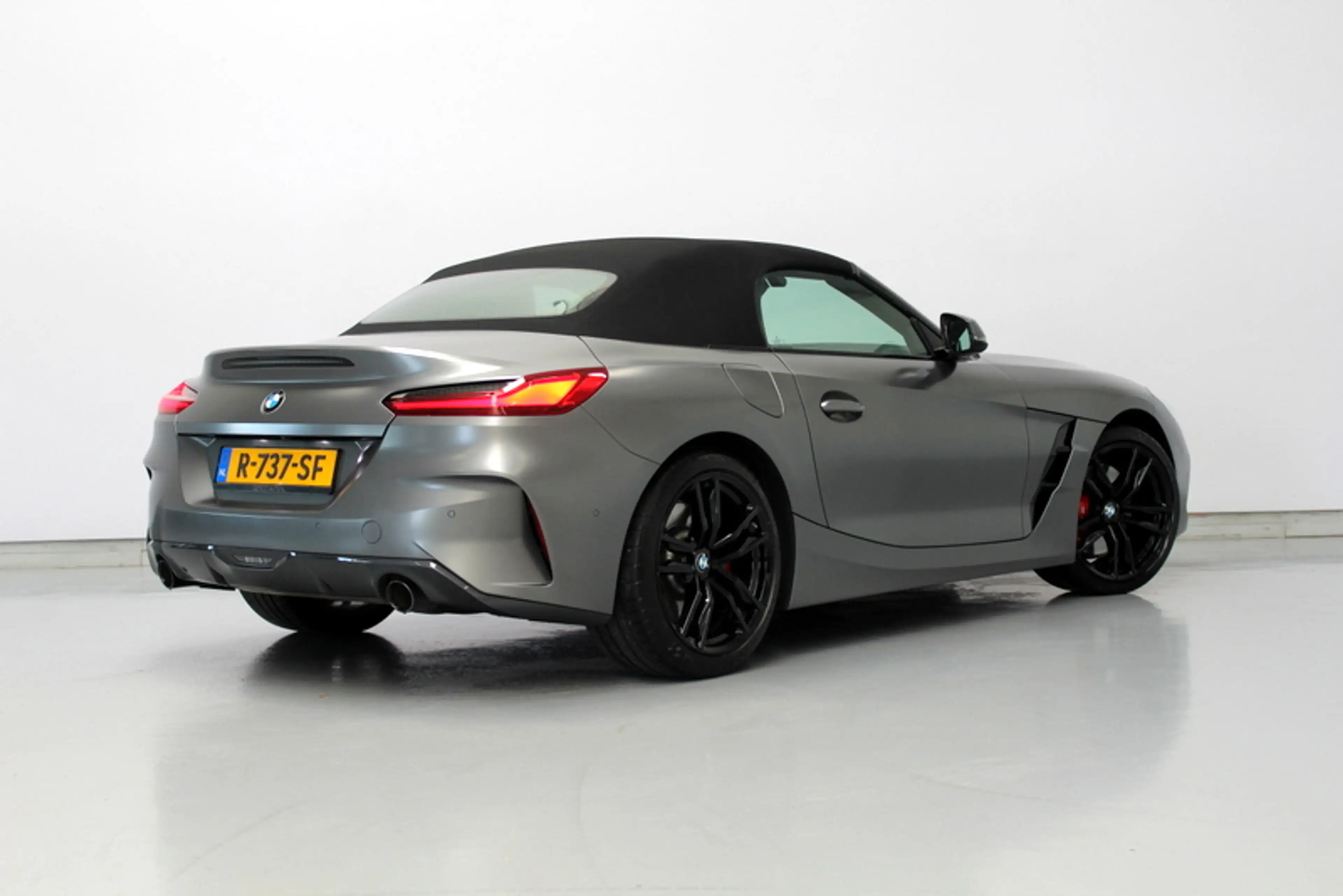 BMW Z4 Roadster sDrive30i | 259PK | Mat Grijs (Frozen Gre — photo 12