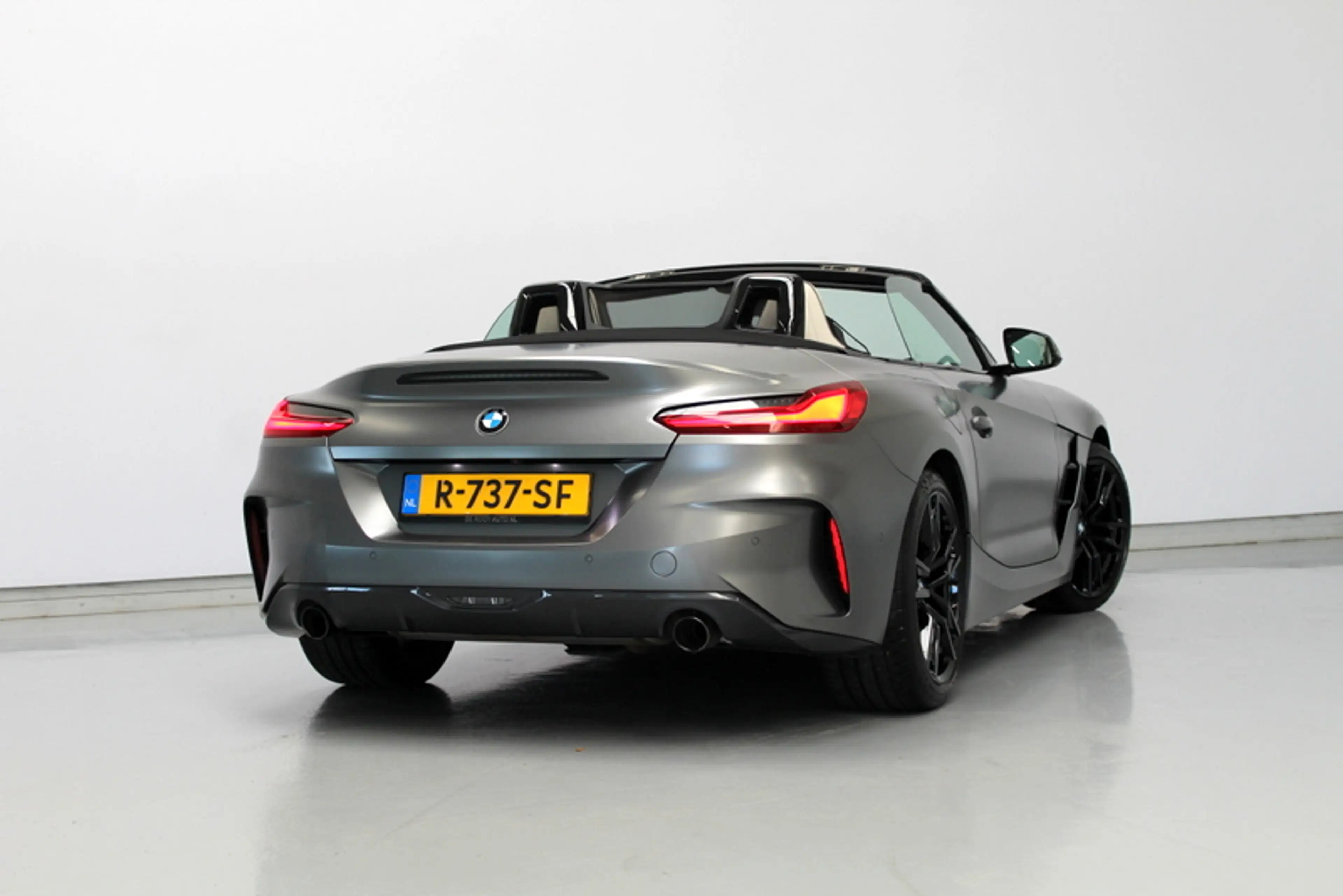 BMW Z4 Roadster sDrive30i | 259PK | Mat Grijs (Frozen Gre — photo 15