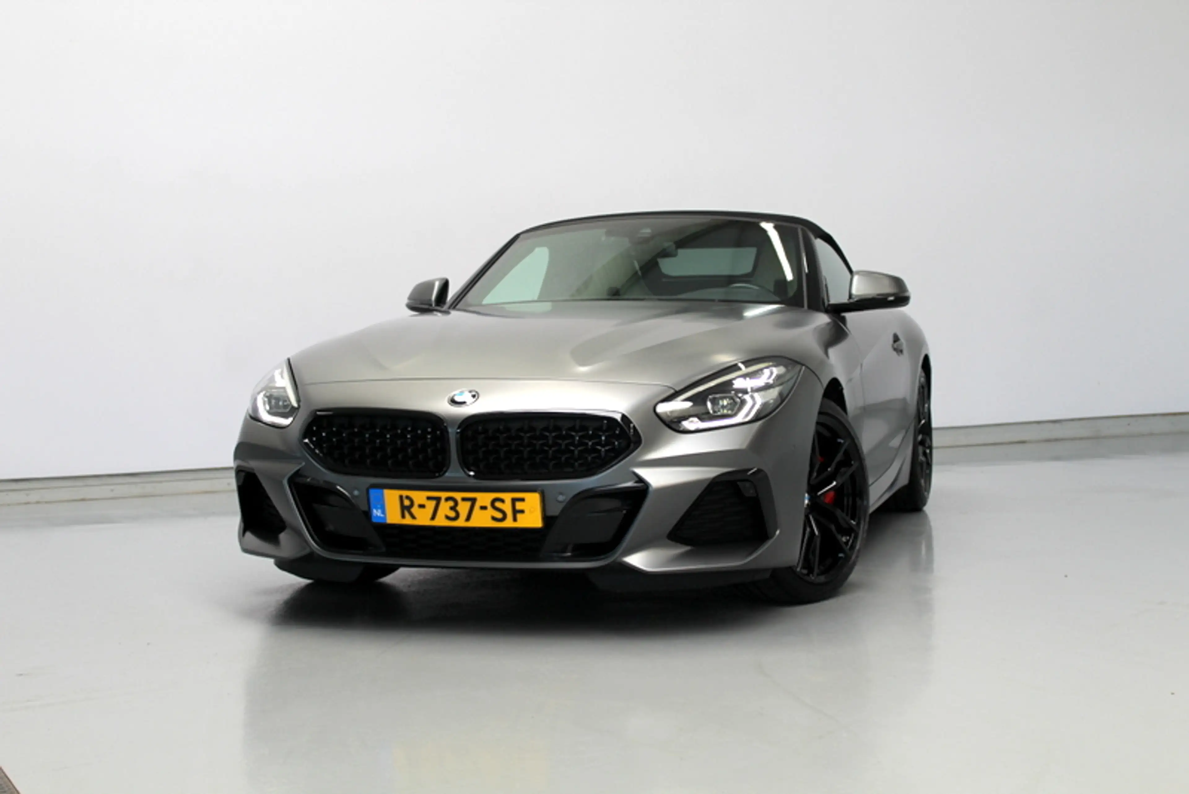 BMW Z4 Roadster sDrive30i | 259PK | Mat Grijs (Frozen Gre — photo 8