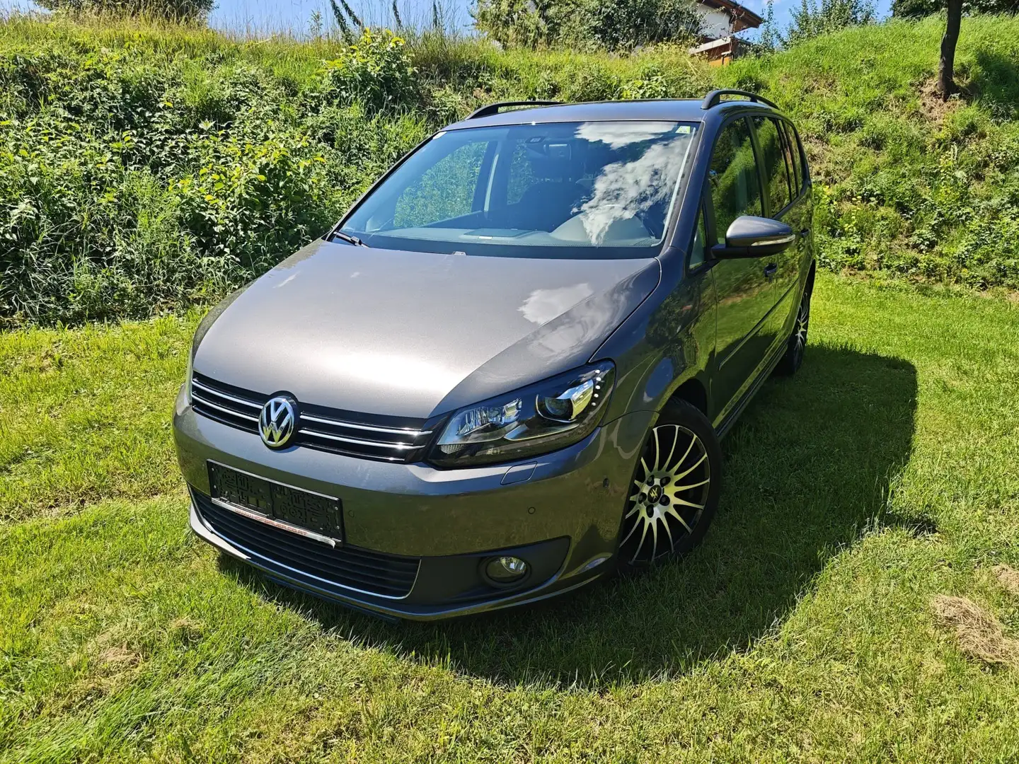 Volkswagen Touran Touran Karat 1,6 BMT TDI DSG Karat Grau - 1