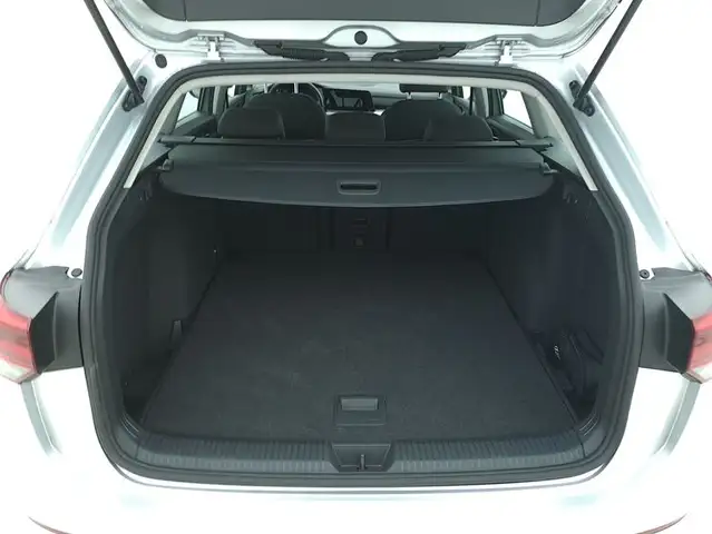 Volkswagen Golf view 14