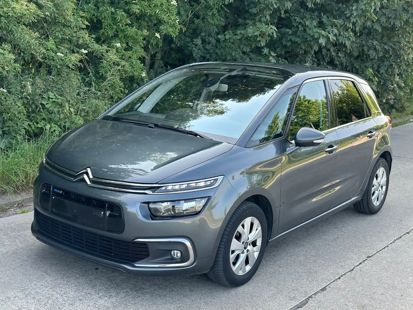 Citroen C4 Picasso C4 Picasso 1.2i GPS Clim Pano Keyless 1e main Szürke - 1
