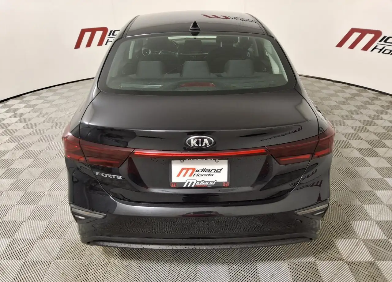 Kia Forte снимка Kia Forte