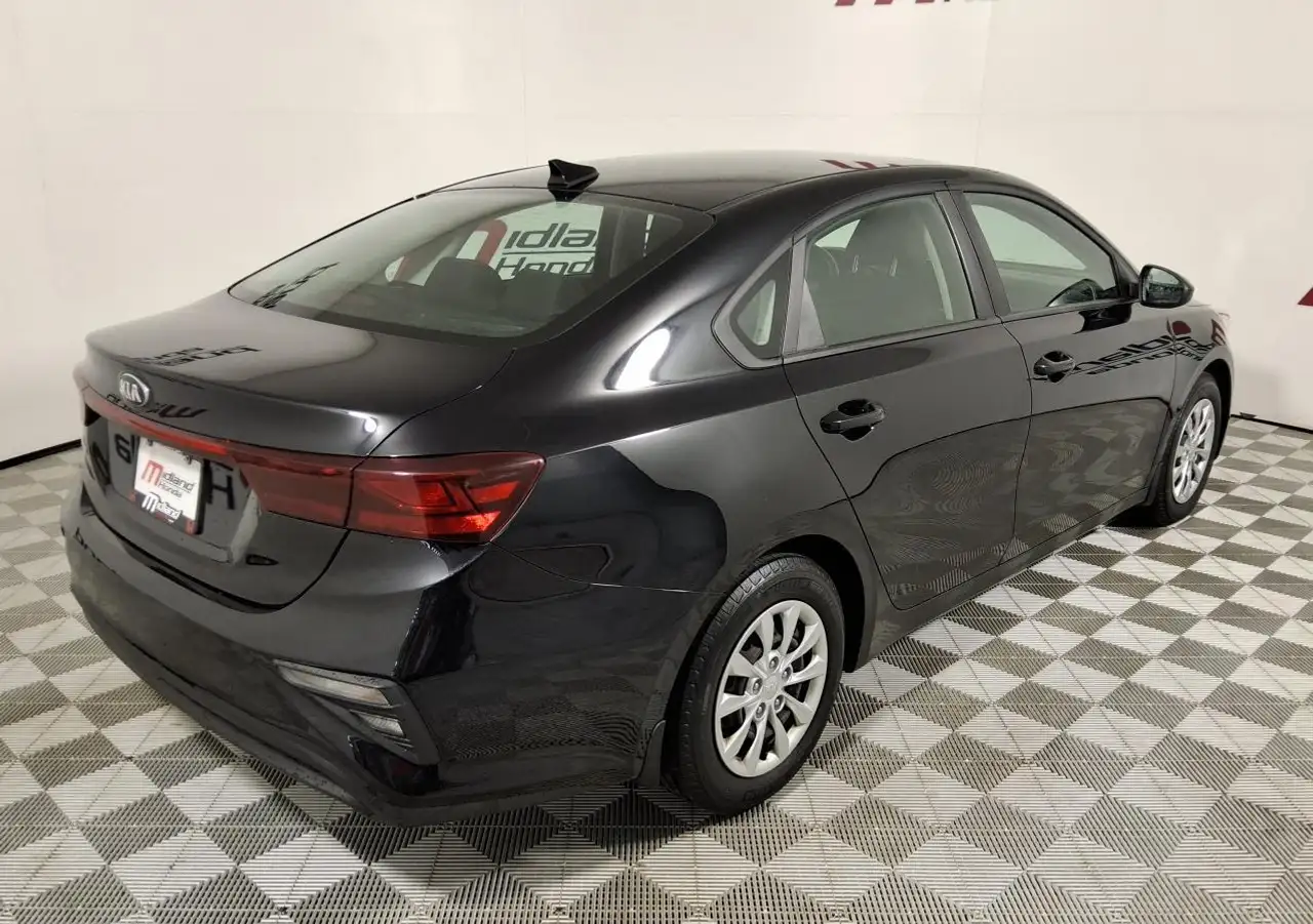 Kia Forte снимка Kia Forte