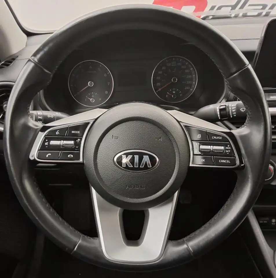 Kia Forte снимка Kia Forte