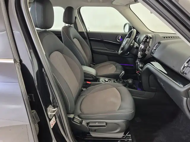 Mini Cooper Cooper view 11
