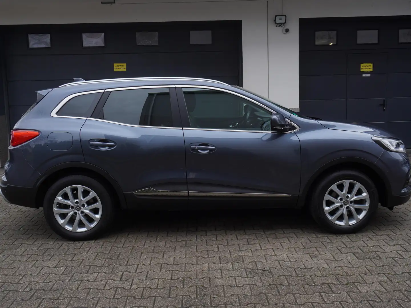 Renault Kadjar 1.3 TCe Limited tLEDER+NAVI+KAMERA+ALU+TEMPOMAT Grau - 2