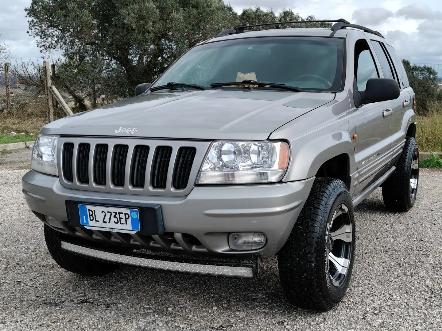 Jeep Grand Cherokee Grand Cherokee II 1999 4.7 Limited auto Srebrny - 2