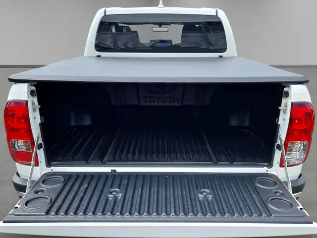 Toyota Hilux view 9