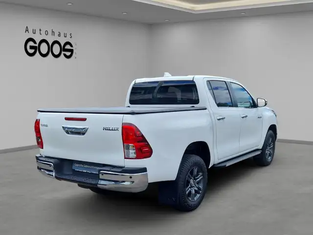 Toyota Hilux view 5