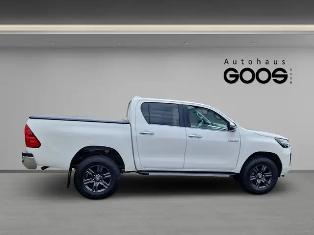 Toyota Hilux view 6