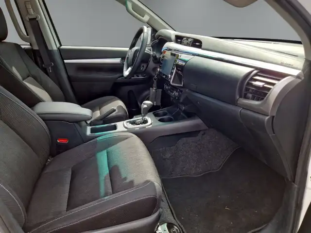 Toyota Hilux view 12