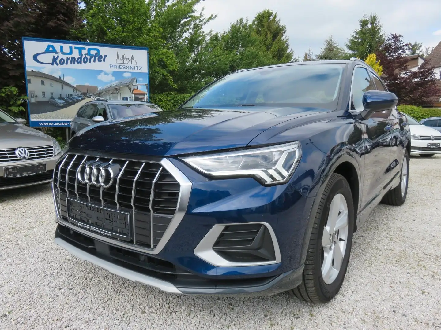 Audi Q3 35 1.5 TFSI advanced Blau - 1