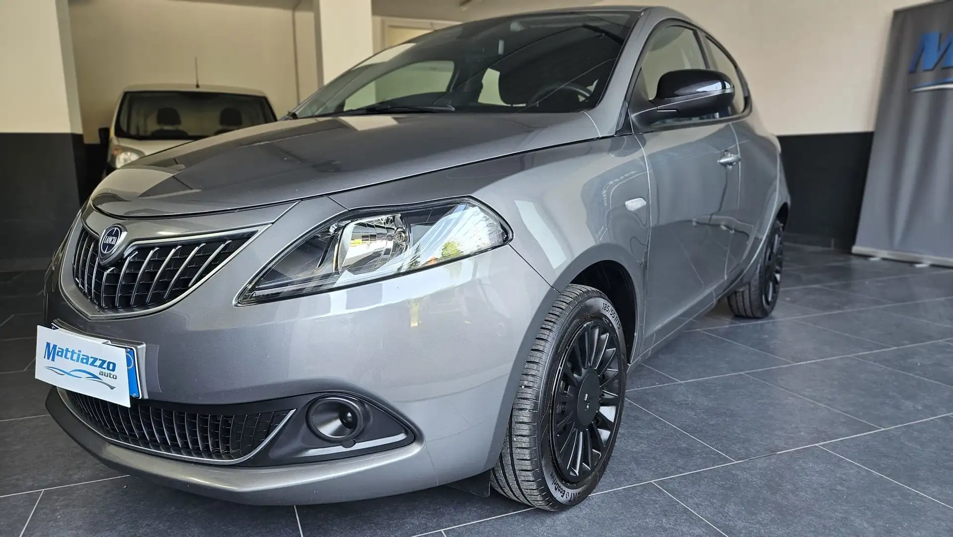Lancia Ypsilon Ypsilon 1.0 firefly hybrid Silver s Gris - 2