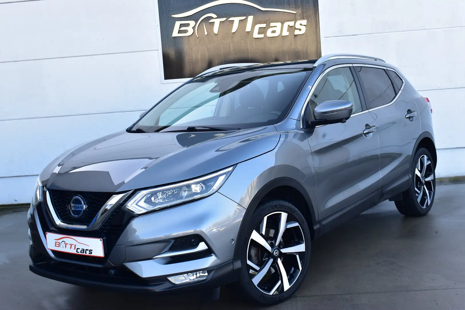 Nissan Qashqai 1.2 DIG-T Tekna* Zetelverw.* 360 Camera* Trekhaak Grijs - 1