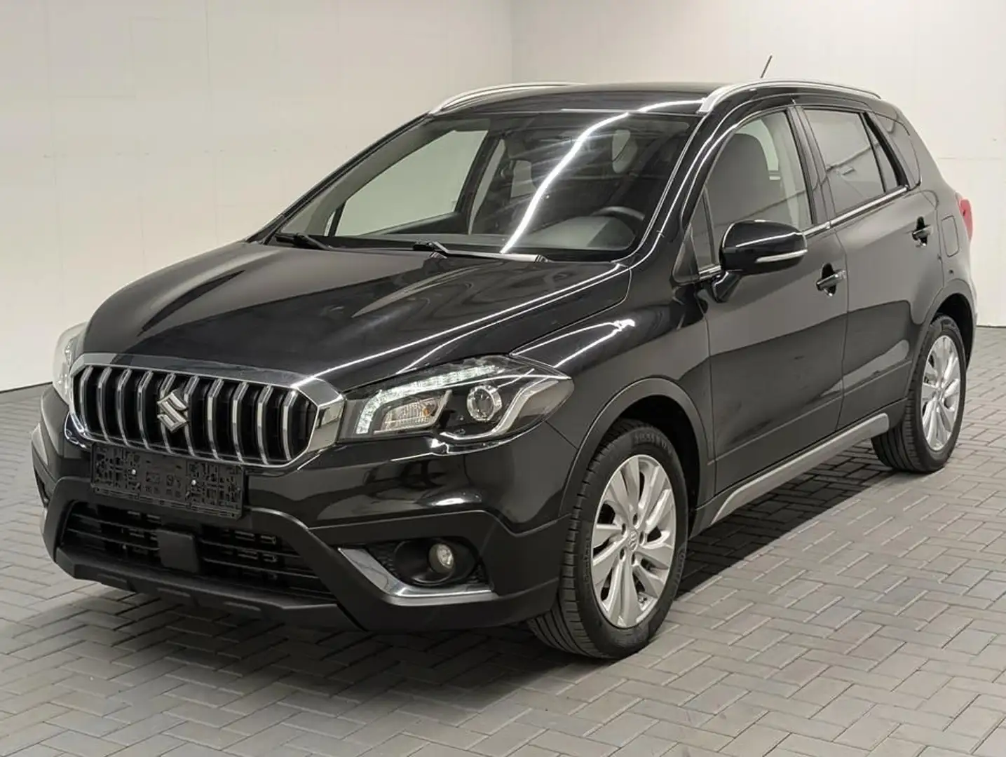 Suzuki SX4 S-Cross Comfort LED/SHZ/Kam/Tempomat/17-Zoll Noir - 1