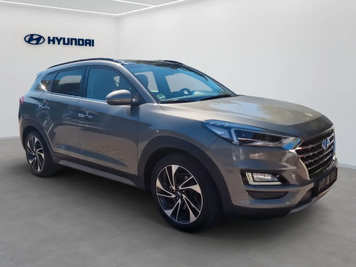 Hyundai TUCSON *PREMIUM*ALLRAD*Leder*el.Heck*360*PANO* Сірий - 2