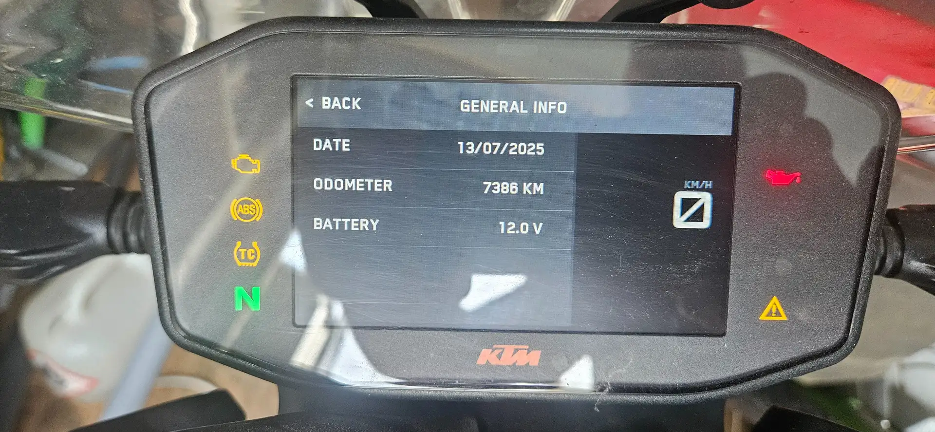 KTM 890 Duke - 1