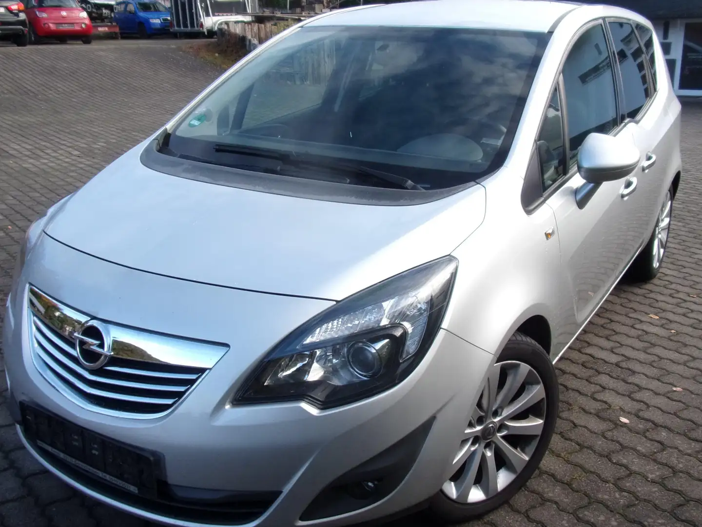 Opel Meriva Innovation Grau - 1