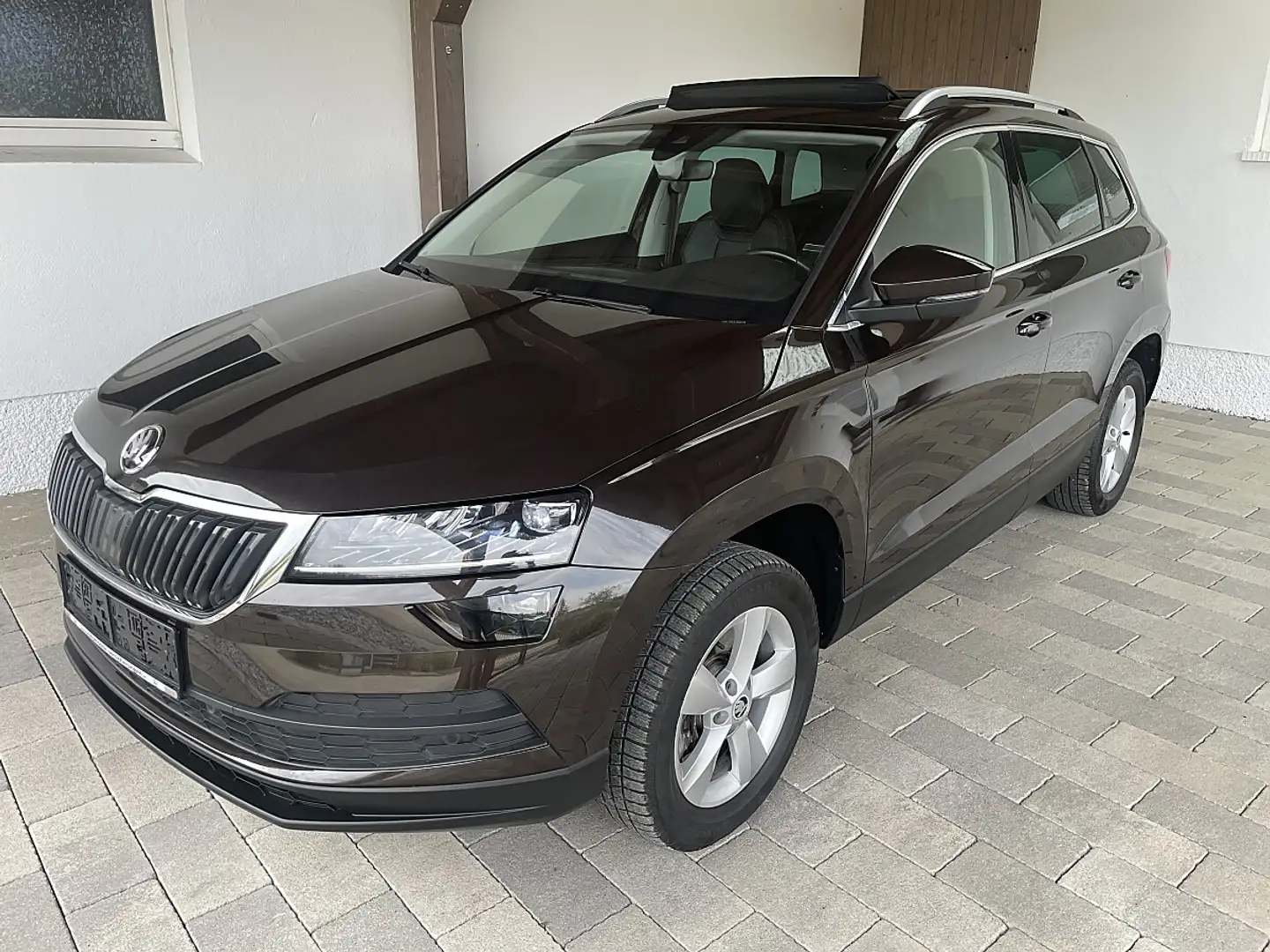 Skoda Karoq 2,0 TDI SCR 4x4 Style DSG-NAVI-AHV-el.HECKKLAPP... Braun - 1