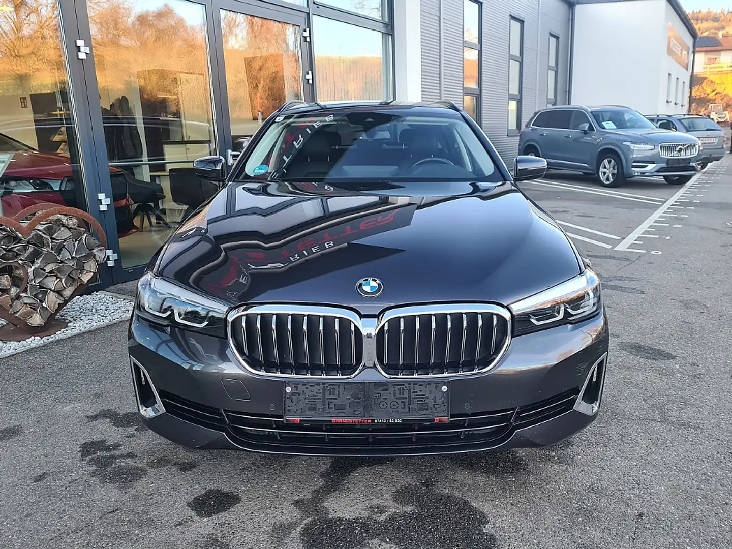 BMW 520 d 48 V Touring xDrive Aut. Allrad/Temp./Digital... Grau - 2