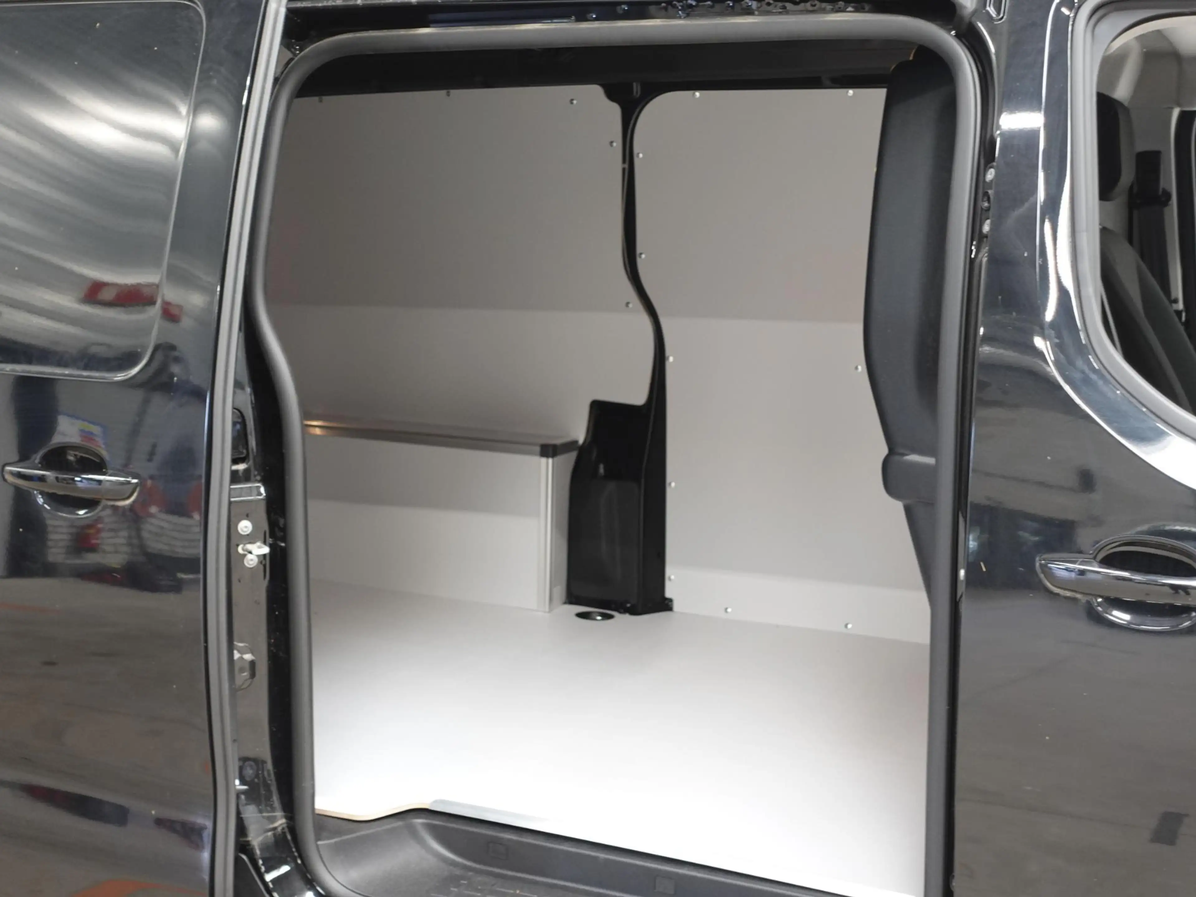 Peugeot e-Expert Long L3H1 Premium 75 kWh 3-zits Automaat Navigatie — photo 9