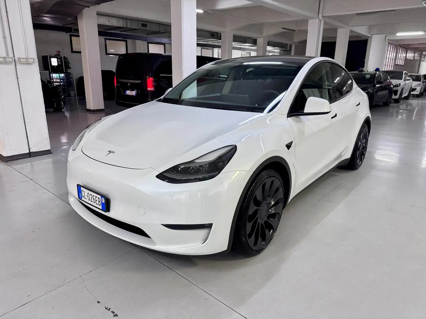 Tesla Model Y Performance Dual Motor awd Blanc - 1