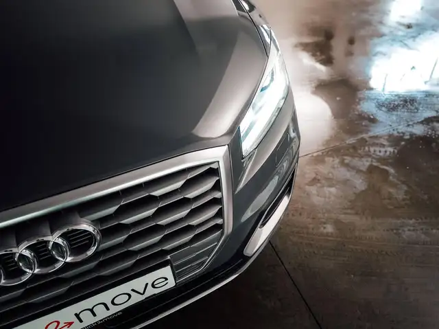 Audi Q2 view 5