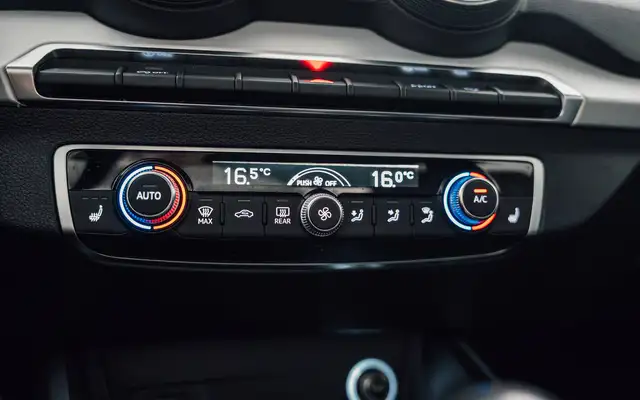 Audi Q2 view 21